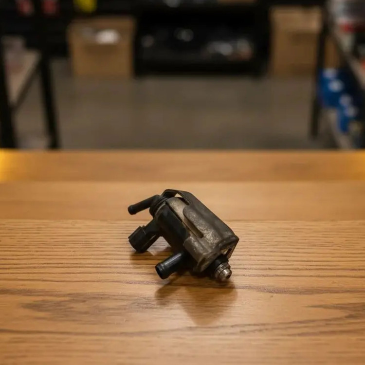 پمپ بنزین سوزوکی لتس4(استوک)