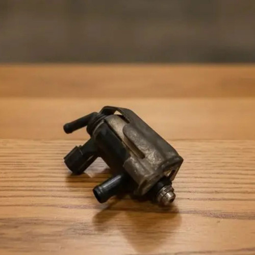 پمپ بنزین سوزوکی لتس4(استوک)